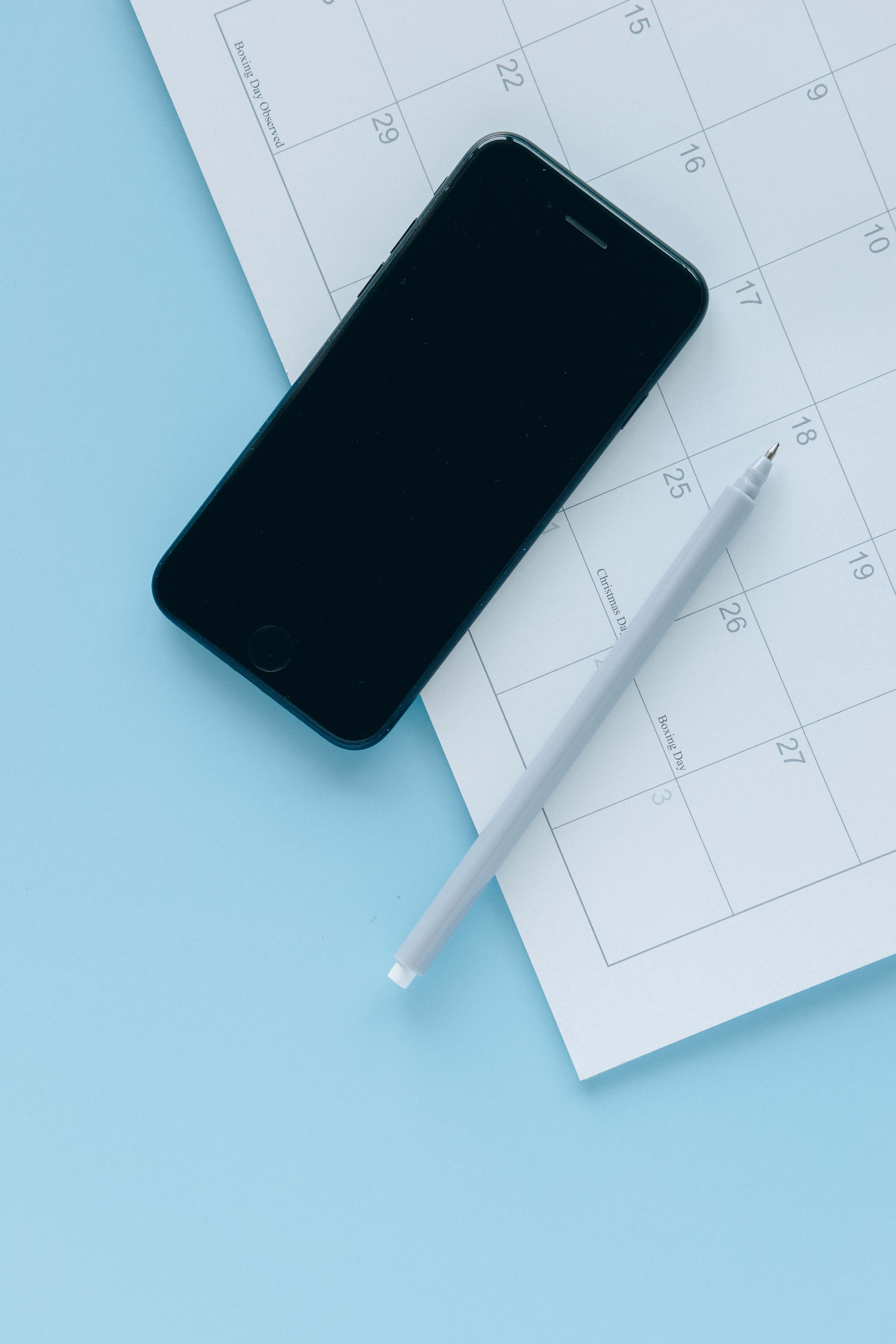 Spanish after-hours schedule with a primary responder and backup responder