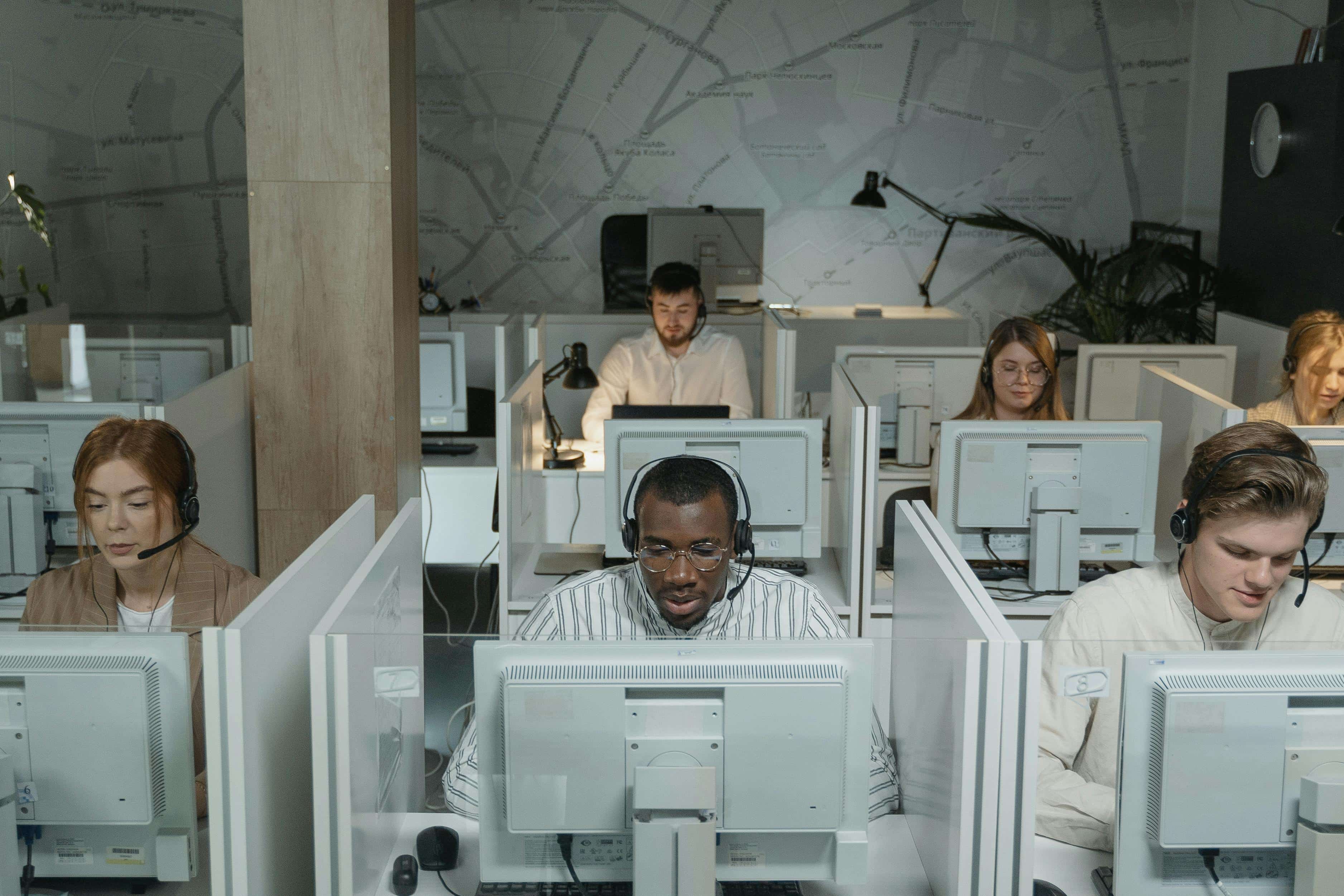 Phone Answering Service Cost for Emergency Helplines